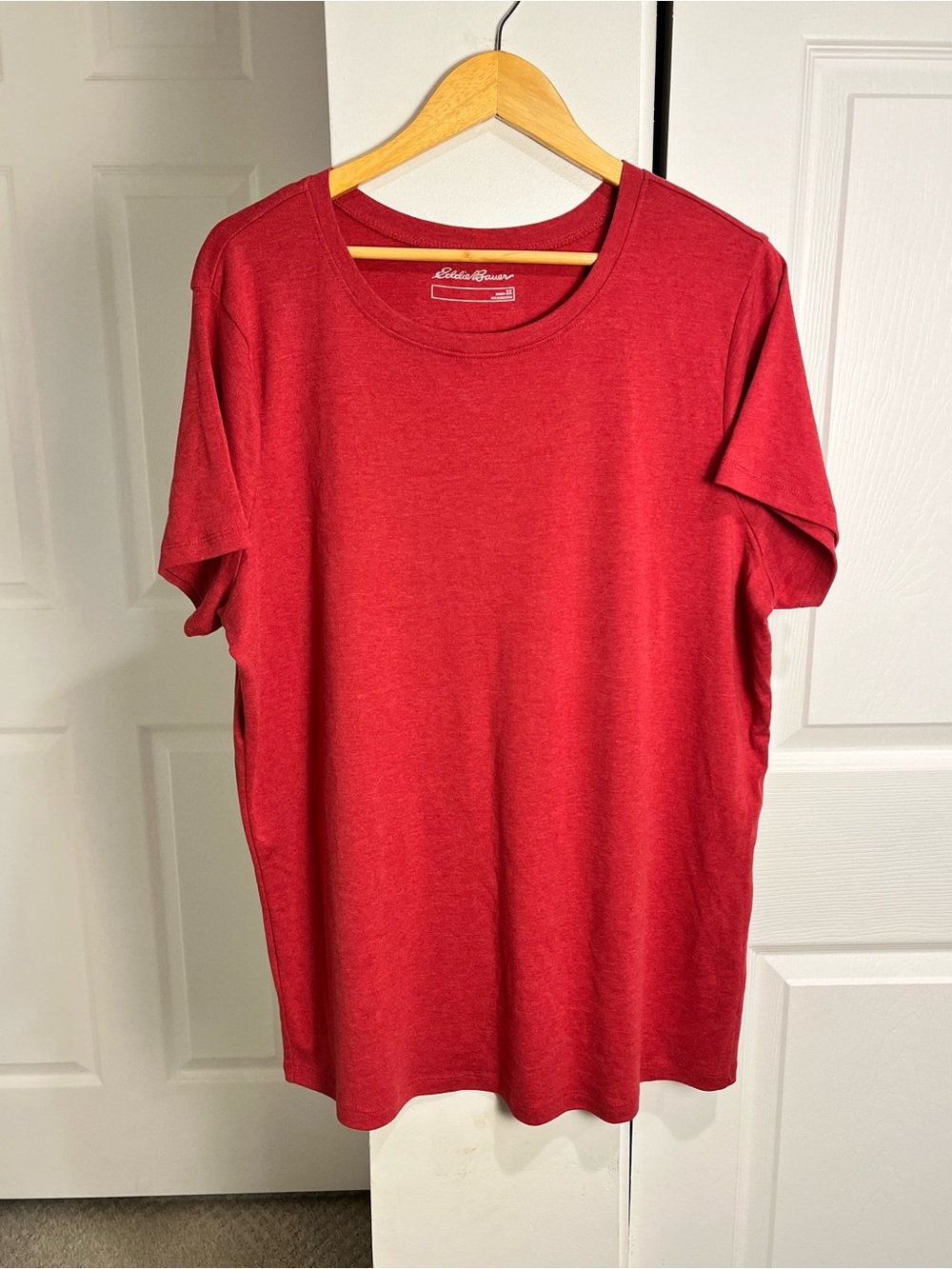 Women’s Eddie Bauer Short Sleeve Classic T-Shirt Red Crew Neck EUC Size 3X
